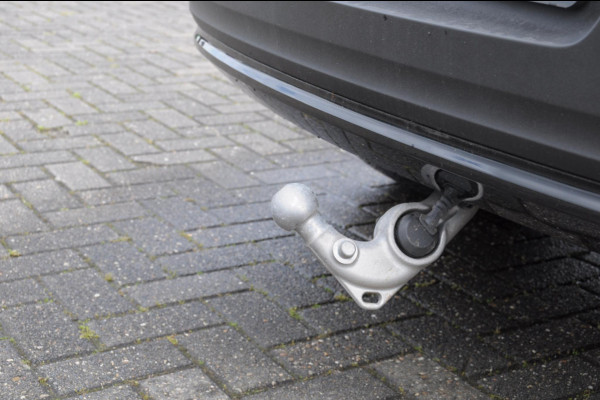 Volvo EX40 Single Ex. Range Ultra 82 kWh / Panorama schuif-kanteldak / 360 Camera / Harman Kardon / Trekhaak / Stuur- en stoelverwarming / Adaptive Cruise / Elektrische best.stoel met geheugen