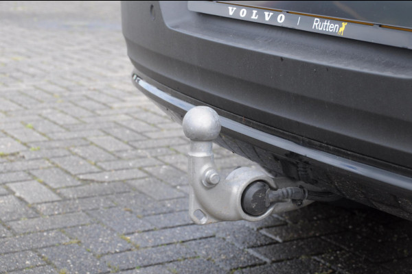 Volvo EX40 Single Ex. Range Ultra 82 kWh / Panorama schuif-kanteldak / 360 Camera / Harman Kardon / Trekhaak / Stuur- en stoelverwarming / Adaptive Cruise / Elektrische best.stoel met geheugen