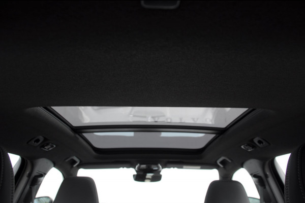 Volvo EX40 Single Ex. Range Ultra 82 kWh / Panorama schuif-kanteldak / 360 Camera / Harman Kardon / Trekhaak / Stuur- en stoelverwarming / Adaptive Cruise / Elektrische best.stoel met geheugen