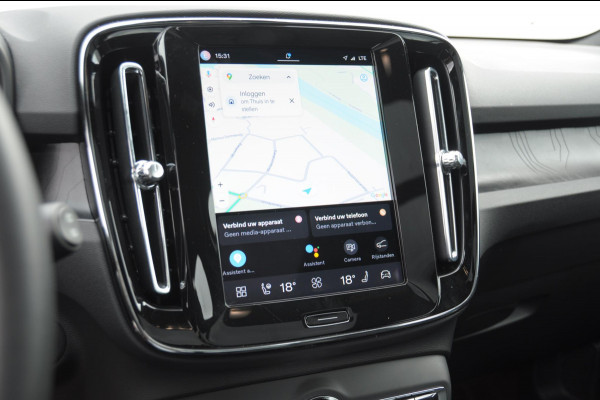 Volvo EX40 Single Ex. Range Ultra 82 kWh / Panorama schuif-kanteldak / 360 Camera / Harman Kardon / Trekhaak / Stuur- en stoelverwarming / Adaptive Cruise / Elektrische best.stoel met geheugen