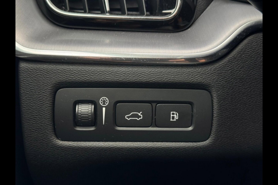 Volvo XC60 2.0 T6 Recharge AWD Inscription | PANO | Carplay