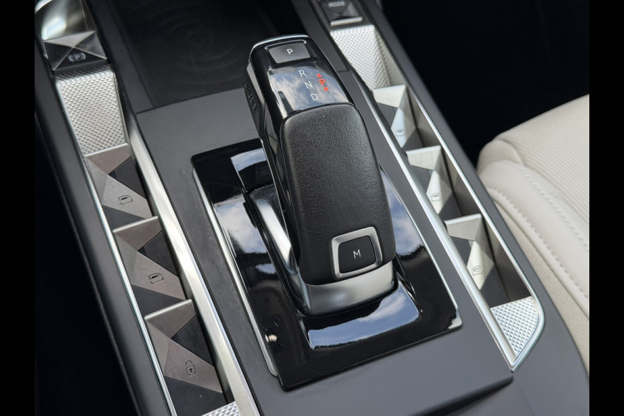 DS DS 3 Crossback 1.2 PureTech So Chic Camera Navigatie Carplay DAB Cruise Leder Lane assist