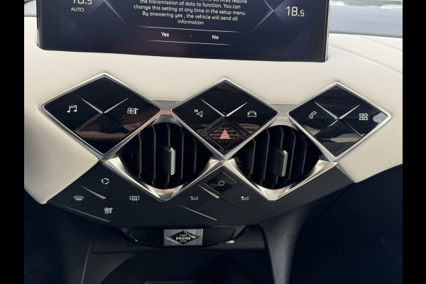 DS DS 3 Crossback 1.2 PureTech So Chic Camera Navigatie Carplay DAB Cruise Leder Lane assist