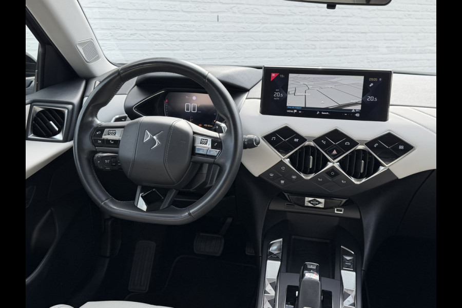 DS DS 3 Crossback 1.2 PureTech So Chic Camera Navigatie Carplay DAB Cruise Leder Lane assist