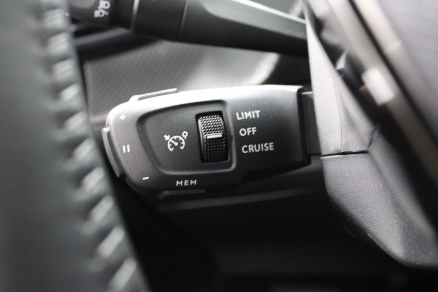 Peugeot 2008 1.2 PureTech 100 Allure