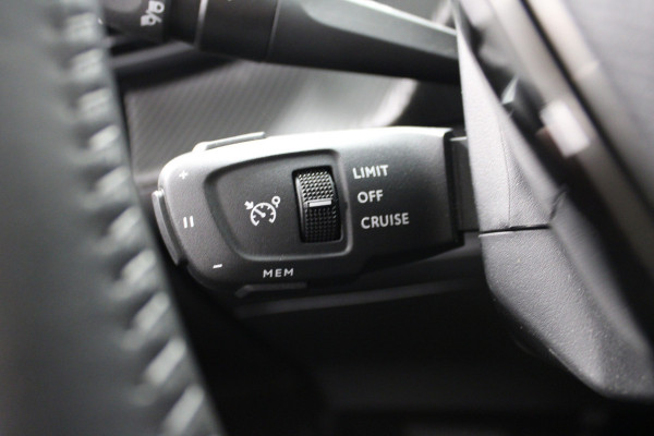 Peugeot 2008 1.2 PureTech 100 Allure