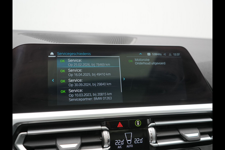 BMW 3 Serie Touring 330e Luxury Line PHEV 293pk Dealer O.H. | Trekhaak Af Fabriek | Panodak | Head Up | Adaptive Cruise | Laser LED | Camera | Lederen Comfortstoelen Verwarmd | Sfeerverlichting | Keyless | Blis | Apple Carplay | Navigatie | DAB | Plug In Hybrid |