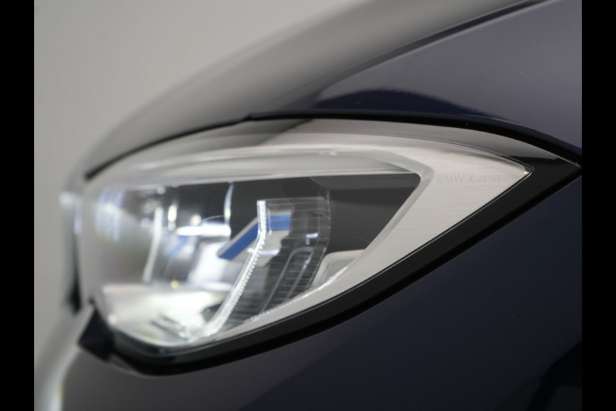 BMW 3 Serie Touring 330e Luxury Line PHEV 293pk Dealer O.H. | Trekhaak Af Fabriek | Panodak | Head Up | Adaptive Cruise | Laser LED | Camera | Lederen Comfortstoelen Verwarmd | Sfeerverlichting | Keyless | Blis | Apple Carplay | Navigatie | DAB | Plug In Hybrid |