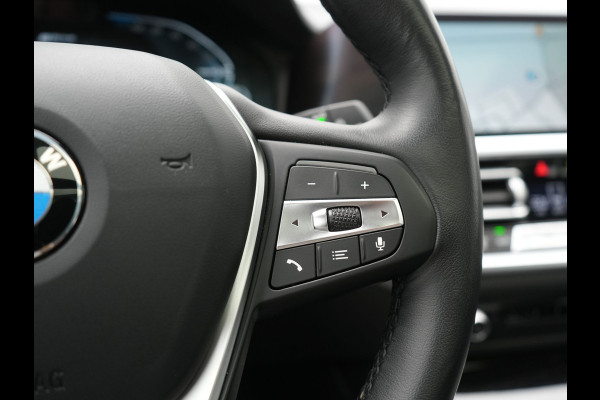BMW 3 Serie Touring 330e Luxury Line PHEV 293pk Dealer O.H. | Trekhaak Af Fabriek | Panodak | Head Up | Adaptive Cruise | Laser LED | Camera | Lederen Comfortstoelen Verwarmd | Sfeerverlichting | Keyless | Blis | Apple Carplay | Navigatie | DAB | Plug In Hybrid |