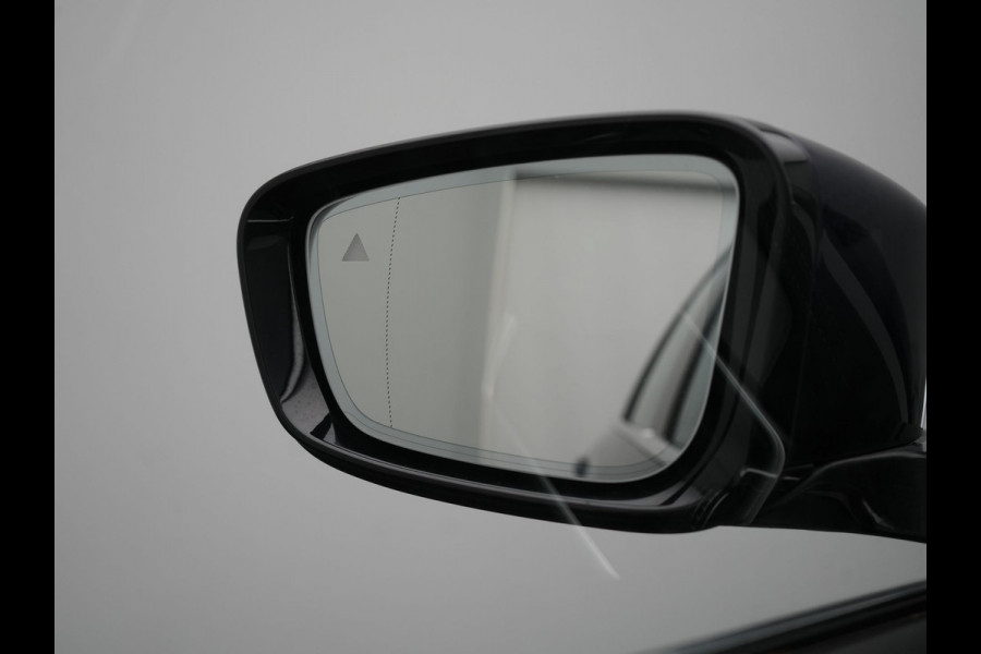 BMW 3 Serie Touring 330e Luxury Line PHEV 293pk Dealer O.H. | Trekhaak Af Fabriek | Panodak | Head Up | Adaptive Cruise | Laser LED | Camera | Lederen Comfortstoelen Verwarmd | Sfeerverlichting | Keyless | Blis | Apple Carplay | Navigatie | DAB | Plug In Hybrid |