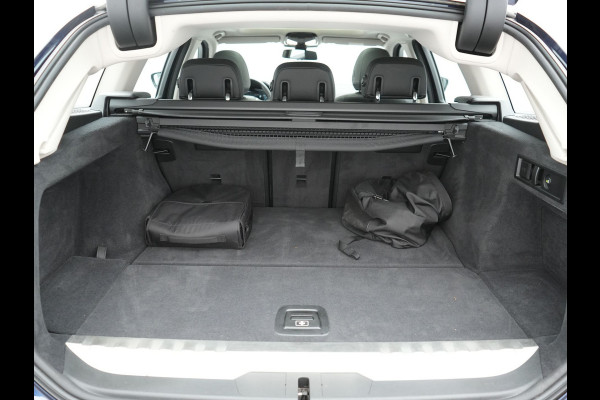 BMW 3 Serie Touring 330e Luxury Line PHEV 293pk Dealer O.H. | Trekhaak Af Fabriek | Panodak | Head Up | Adaptive Cruise | Laser LED | Camera | Lederen Comfortstoelen Verwarmd | Sfeerverlichting | Keyless | Blis | Apple Carplay | Navigatie | DAB | Plug In Hybrid |