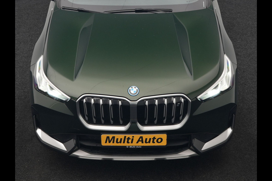 BMW iX1 xDrive30 xLine 67 kWh 306pk Dealer O.H. | Trekhaak Af Fabriek | Camera | Adaptief Onderstel | Lederen Sportstoelen Memory & Verwarmd | Sfeerverlichting | Apple Carplay | Blis | Navigatie | DAB | Virtual | Cruise Control |