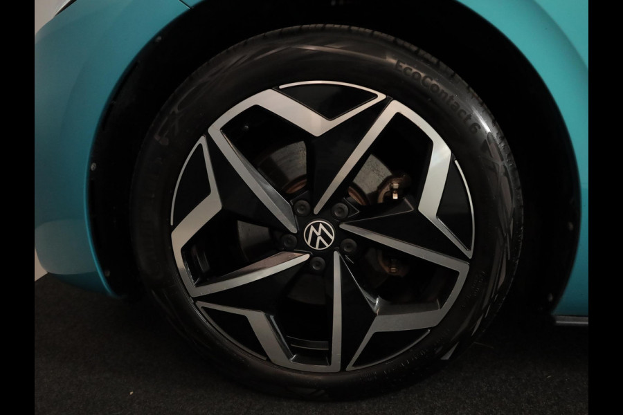 Volkswagen ID.3 First Plus 58 kWh 204pk|trekhaak| Matrix LED | interieurvoorverwarming| Camera| Navi|19'LM-velgen
