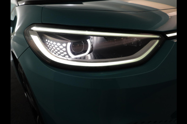 Volkswagen ID.3 First Plus 58 kWh 204pk|trekhaak| Matrix LED | interieurvoorverwarming| Camera| Navi|19'LM-velgen