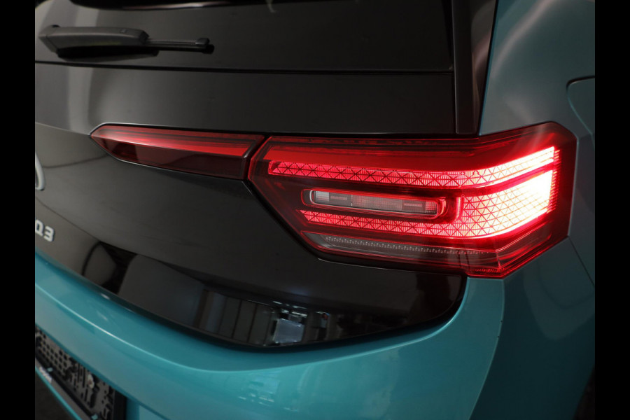 Volkswagen ID.3 First Plus 58 kWh 204pk|trekhaak| Matrix LED | interieurvoorverwarming| Camera| Navi|19'LM-velgen