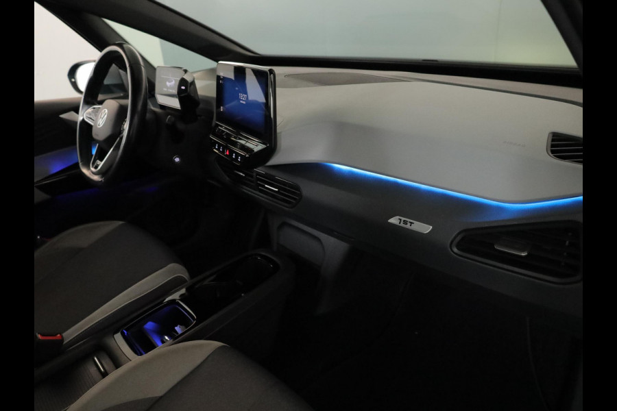 Volkswagen ID.3 First Plus 58 kWh 204pk|trekhaak| Matrix LED | interieurvoorverwarming| Camera| Navi|19'LM-velgen