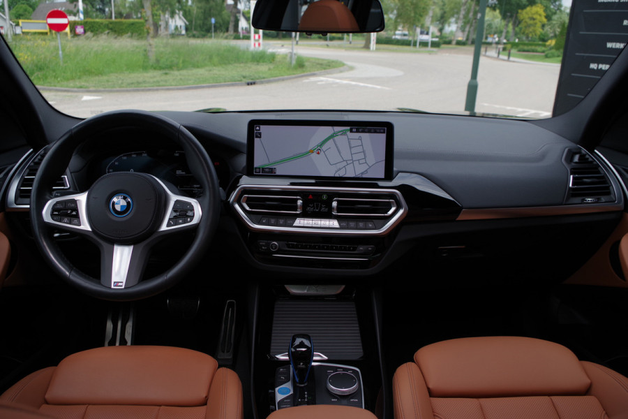 BMW iX3 High Executive 80 kWh 286 PK, Panoramadak, Leder, Driving. Ass. Prof, Camera,