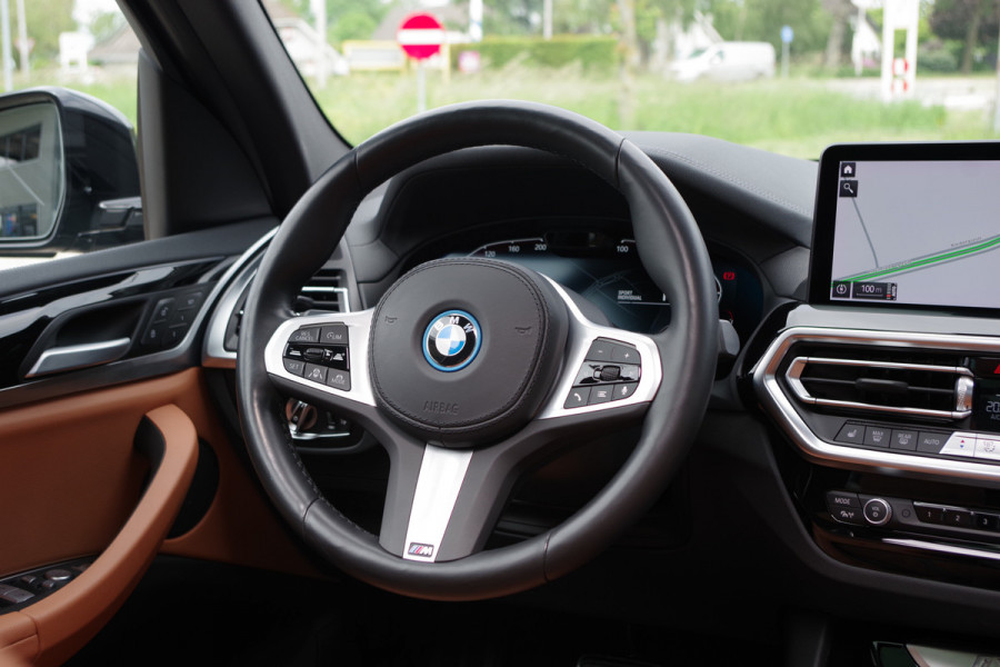 BMW iX3 High Executive 80 kWh 286 PK, Panoramadak, Leder, Driving. Ass. Prof, Camera,