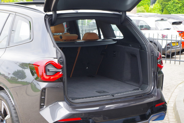 BMW iX3 High Executive 80 kWh 286 PK, Panoramadak, Leder, Driving. Ass. Prof, Camera,