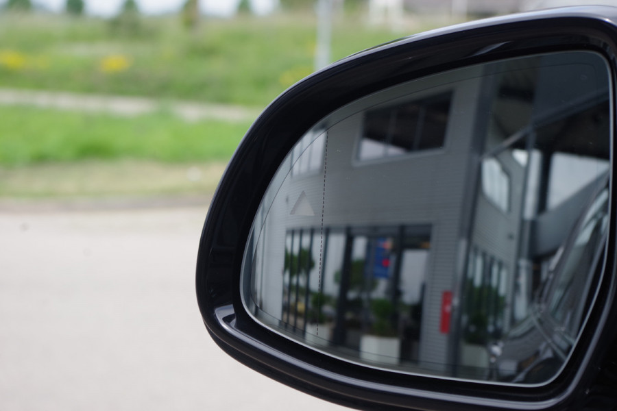 BMW iX3 High Executive 80 kWh 286 PK, Panoramadak, Leder, Driving. Ass. Prof, Camera,