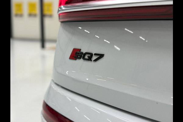 Audi SQ7 4.0 TDI Quattro 435pk Exclusive | Panoramadak | Trekhaak | Head-Up Display | Nachtzicht | Luchtvering| Carbon