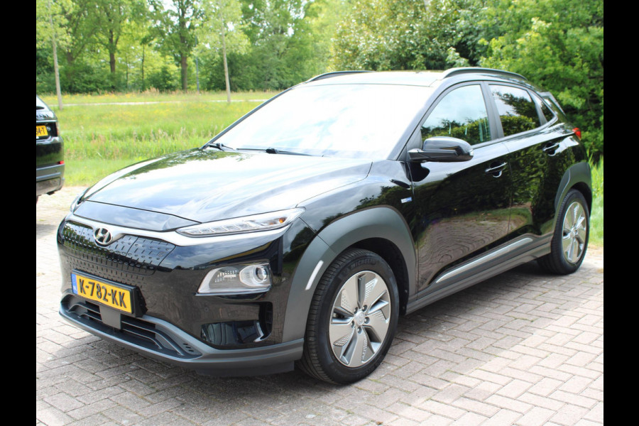 Hyundai Kona EV Limited 64 kWh | Trekhaak | Leder | Stoelverwarming/Koeling