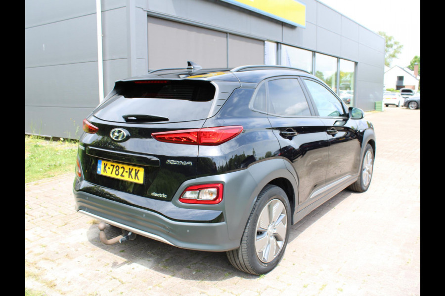 Hyundai Kona EV Limited 64 kWh | Trekhaak | Leder | Stoelverwarming/Koeling