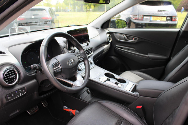 Hyundai Kona EV Limited 64 kWh | Trekhaak | Leder | Stoelverwarming/Koeling