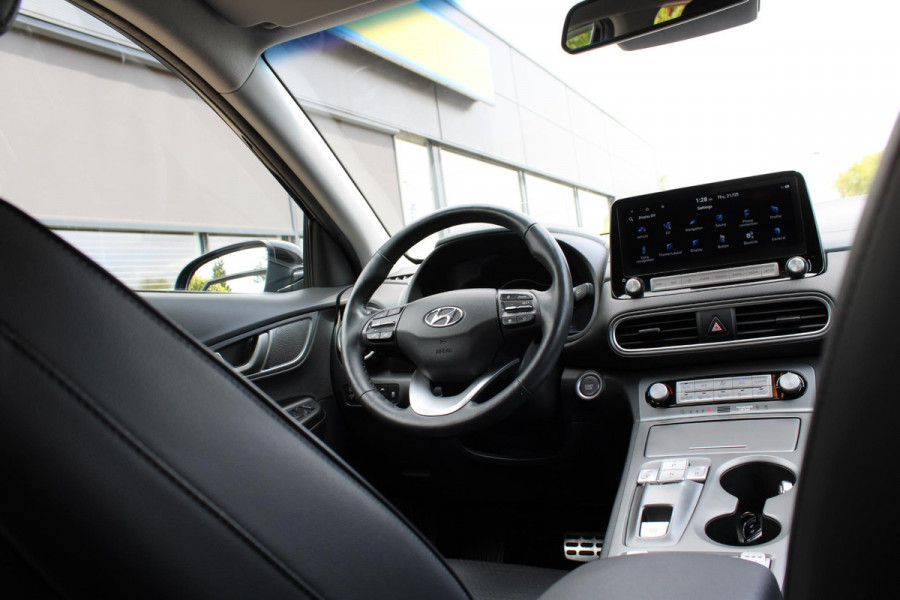 Hyundai Kona EV Limited 64 kWh | Trekhaak | Leder | Stoelverwarming/Koeling