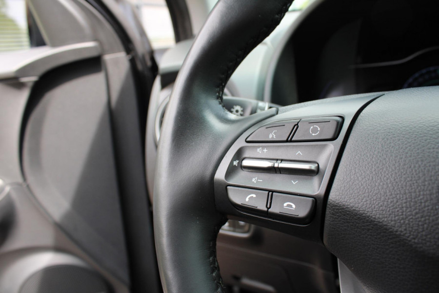Hyundai Kona EV Limited 64 kWh | Trekhaak | Leder | Stoelverwarming/Koeling