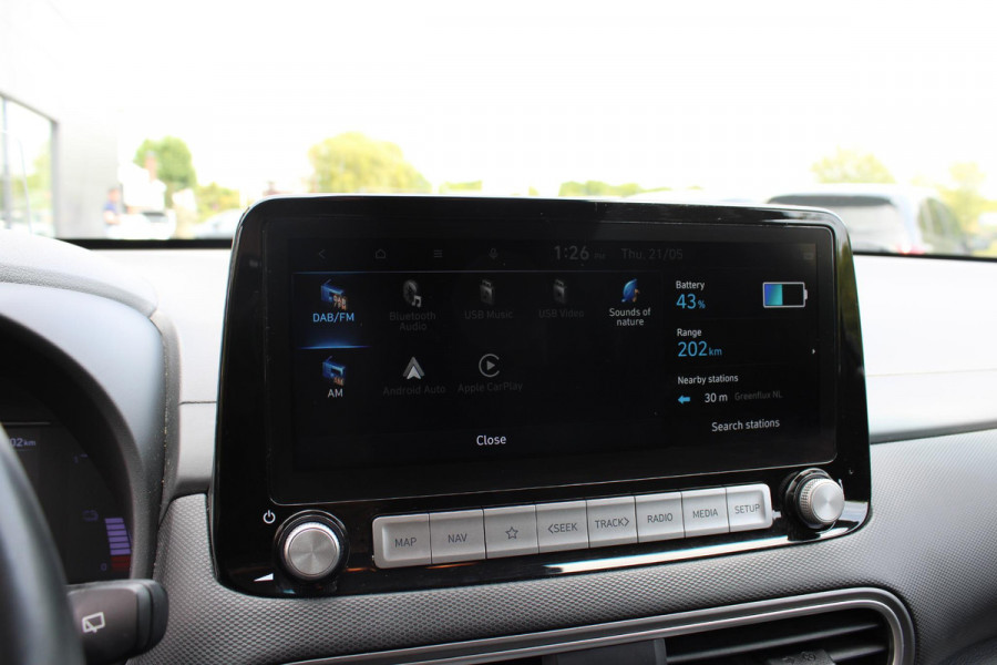 Hyundai Kona EV Limited 64 kWh | Trekhaak | Leder | Stoelverwarming/Koeling
