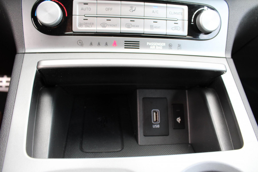 Hyundai Kona EV Limited 64 kWh | Trekhaak | Leder | Stoelverwarming/Koeling