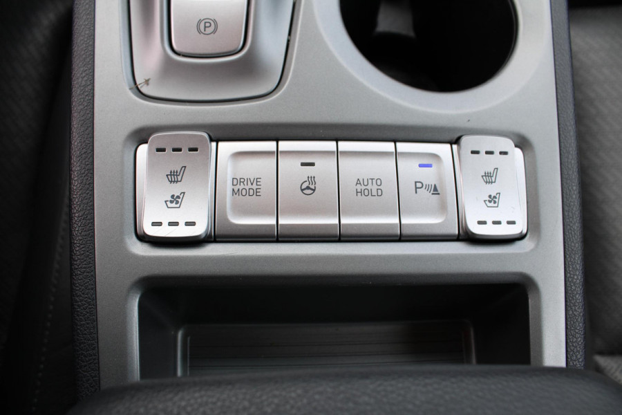 Hyundai Kona EV Limited 64 kWh | Trekhaak | Leder | Stoelverwarming/Koeling