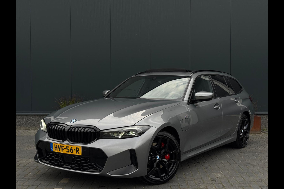 BMW 3 Serie Touring 330e M Pakket | Pano | Widescreen | Trekhaak