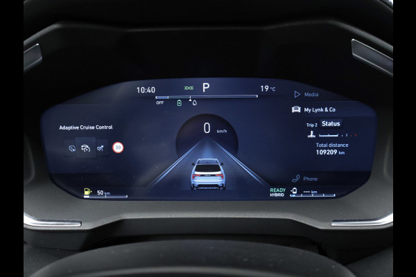 Lynk & Co 01 1.5 Sport (SCHUIFDAK,APPLE CARPLAY,NAVI,CAMERA,360 VIEW,STOELVERWARMING,CLIMATE,CRUISE,GETINT,SPORTSTOELEN,LM VELGEN)