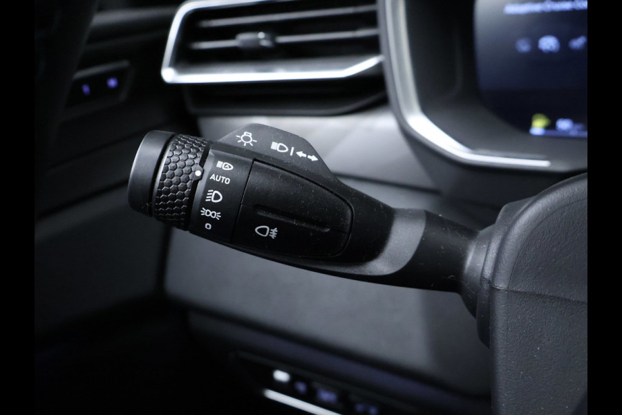 Lynk & Co 01 1.5 Sport (SCHUIFDAK,APPLE CARPLAY,NAVI,CAMERA,360 VIEW,STOELVERWARMING,CLIMATE,CRUISE,GETINT,SPORTSTOELEN,LM VELGEN)