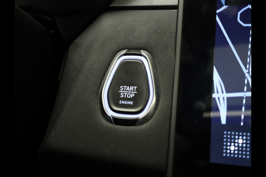Lynk & Co 01 1.5 Sport (SCHUIFDAK,APPLE CARPLAY,NAVI,CAMERA,360 VIEW,STOELVERWARMING,CLIMATE,CRUISE,GETINT,SPORTSTOELEN,LM VELGEN)