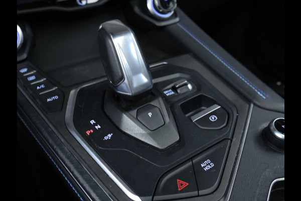 Lynk & Co 01 1.5 Sport (SCHUIFDAK,APPLE CARPLAY,NAVI,CAMERA,360 VIEW,STOELVERWARMING,CLIMATE,CRUISE,GETINT,SPORTSTOELEN,LM VELGEN)