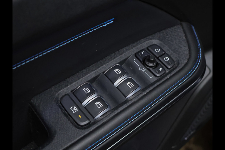 Lynk & Co 01 1.5 Sport (SCHUIFDAK,APPLE CARPLAY,NAVI,CAMERA,360 VIEW,STOELVERWARMING,CLIMATE,CRUISE,GETINT,SPORTSTOELEN,LM VELGEN)