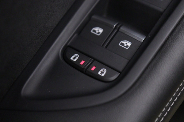 Audi Q5 50 TFSI e 3xS-LINE PANO/CARPLAY/SFEERVER/STOELVER/VOL