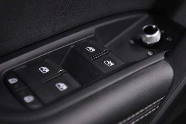 Audi Q5 50 TFSI e 3xS-LINE PANO/CARPLAY/SFEERVER/STOELVER/VOL