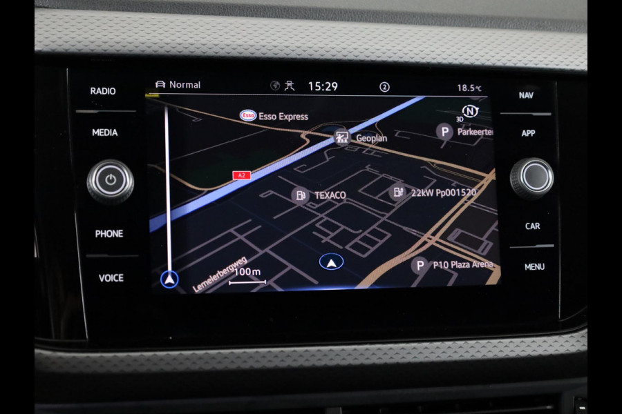 Volkswagen T-Cross 1.0 TSI R-Line 110PK | Automaat | Navigatie | Camera | Digitaal dashboard | Stoelverwarming