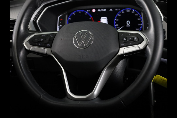 Volkswagen T-Cross 1.0 TSI R-Line 110PK | Automaat | Navigatie | Camera | Digitaal dashboard | Stoelverwarming