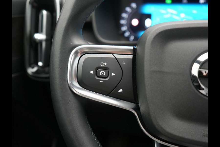 Volvo XC40 Recharge Ultimate 67 kWh 231pk Dealer O.H. | Trekhaak Af Fabriek | Panodak | Adaptive Cruise | 360 Camera | Harman / Kardon | Warmtepomp | Sportstoelen Memory & Verwarmd | Keyless | Blis | Stuur Verwarmd | Google Assistent | DAB |