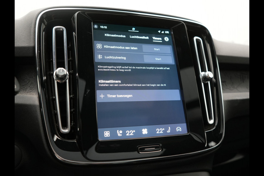 Volvo XC40 Recharge Ultimate 67 kWh 231pk Dealer O.H. | Trekhaak Af Fabriek | Panodak | Adaptive Cruise | 360 Camera | Harman / Kardon | Warmtepomp | Sportstoelen Memory & Verwarmd | Keyless | Blis | Stuur Verwarmd | Google Assistent | DAB |
