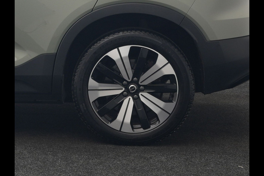 Volvo XC40 Recharge Ultimate 67 kWh 231pk Dealer O.H. | Trekhaak Af Fabriek | Panodak | Adaptive Cruise | 360 Camera | Harman / Kardon | Warmtepomp | Sportstoelen Memory & Verwarmd | Keyless | Blis | Stuur Verwarmd | Google Assistent | DAB |