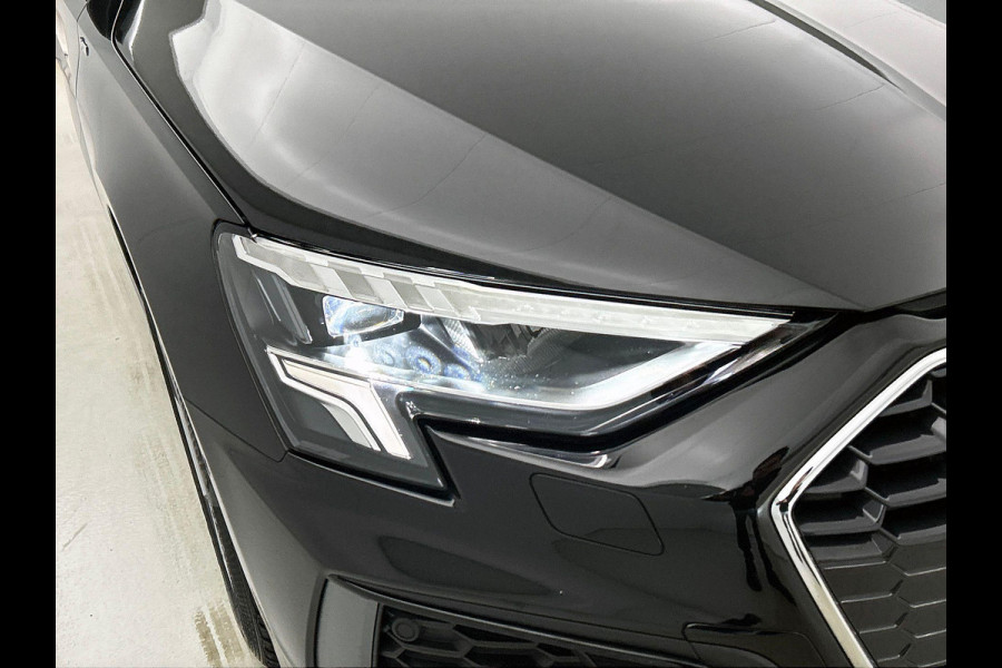 Audi A3 Limousine 30 TFSI S edition DEMO ! Navigatie Apple Carplay/Android Auto Parkeersensoren Adaptive Cruise Control Virtual Cockpit Climate Control Getinte ramen Lichtmetalen velgen