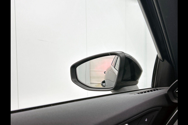 Audi A3 Limousine 30 TFSI S edition DEMO ! Navigatie Apple Carplay/Android Auto Parkeersensoren Adaptive Cruise Control Virtual Cockpit Climate Control Getinte ramen Lichtmetalen velgen