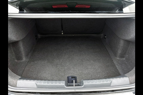 Audi A3 Limousine 30 TFSI S edition DEMO ! Navigatie Apple Carplay/Android Auto Parkeersensoren Adaptive Cruise Control Virtual Cockpit Climate Control Getinte ramen Lichtmetalen velgen