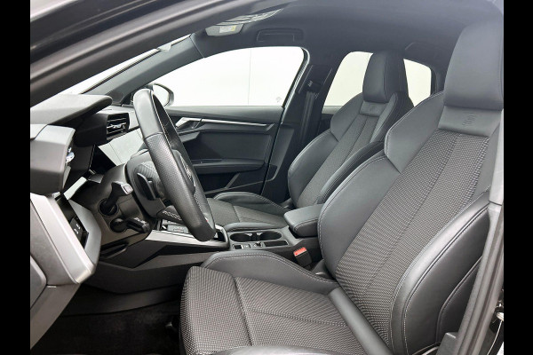 Audi A3 Limousine 30 TFSI S edition DEMO ! Navigatie Apple Carplay/Android Auto Parkeersensoren Adaptive Cruise Control Virtual Cockpit Climate Control Getinte ramen Lichtmetalen velgen